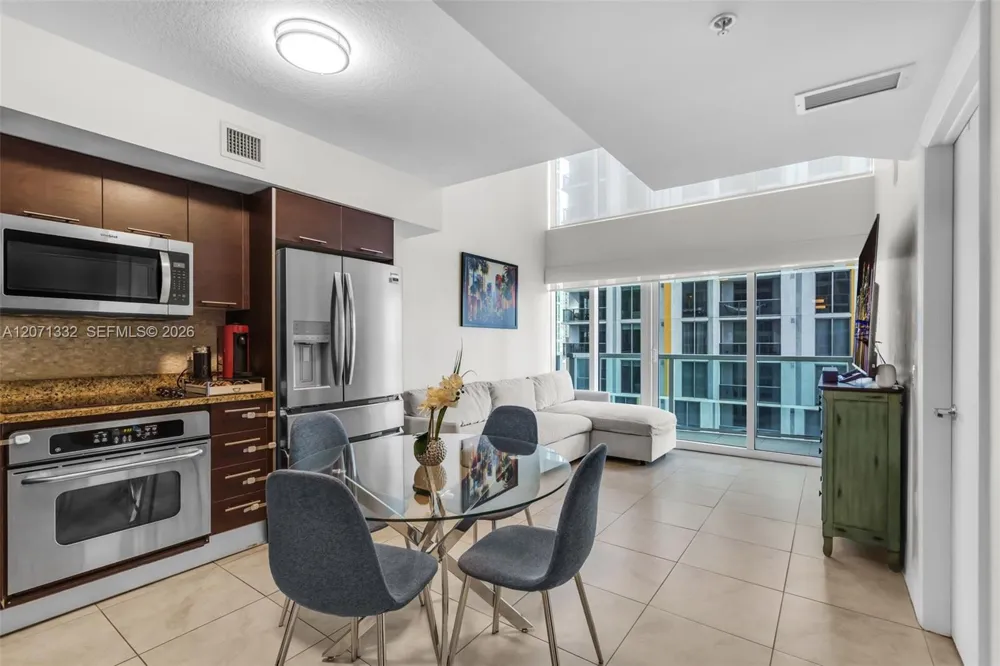41 SE 5th St #908 Miami, FL 33131