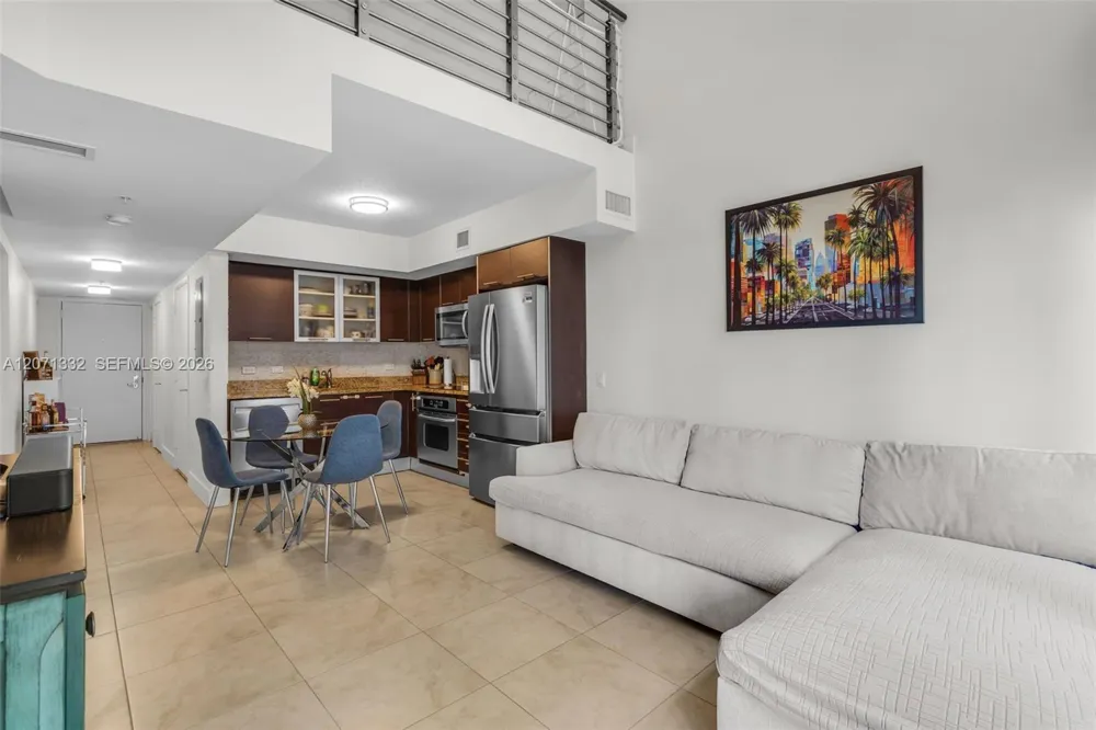 41 SE 5th St #908 Miami, FL 33131