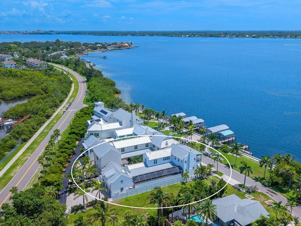4024 11TH STREET COURT W Palmetto, FL 34221