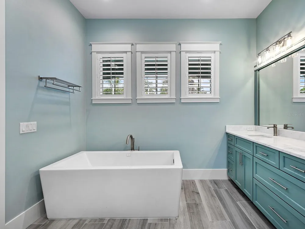 4024 11TH STREET COURT W Palmetto, FL 34221