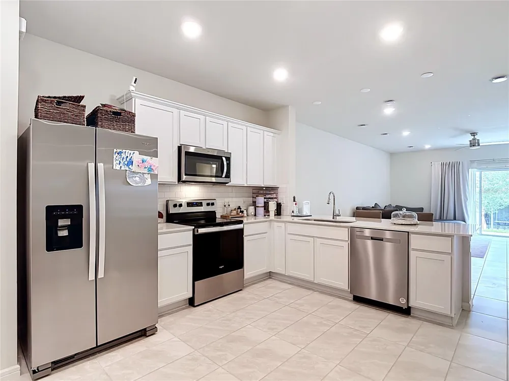 2738 FETCHING TRAIL Davenport, FL 33896
