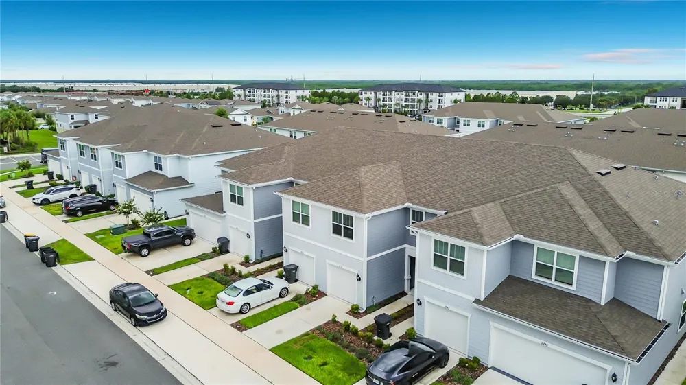 2738 FETCHING TRAIL Davenport, FL 33896