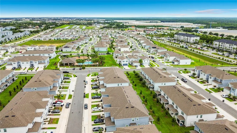 2738 FETCHING TRAIL Davenport, FL 33896