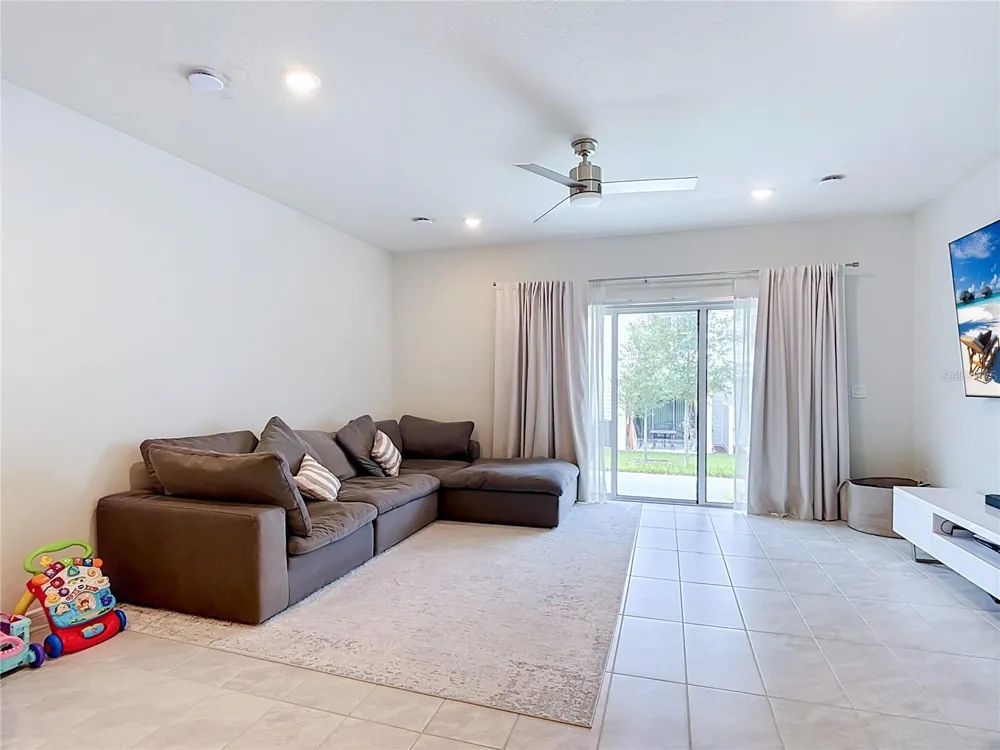2738 FETCHING TRAIL Davenport, FL 33896