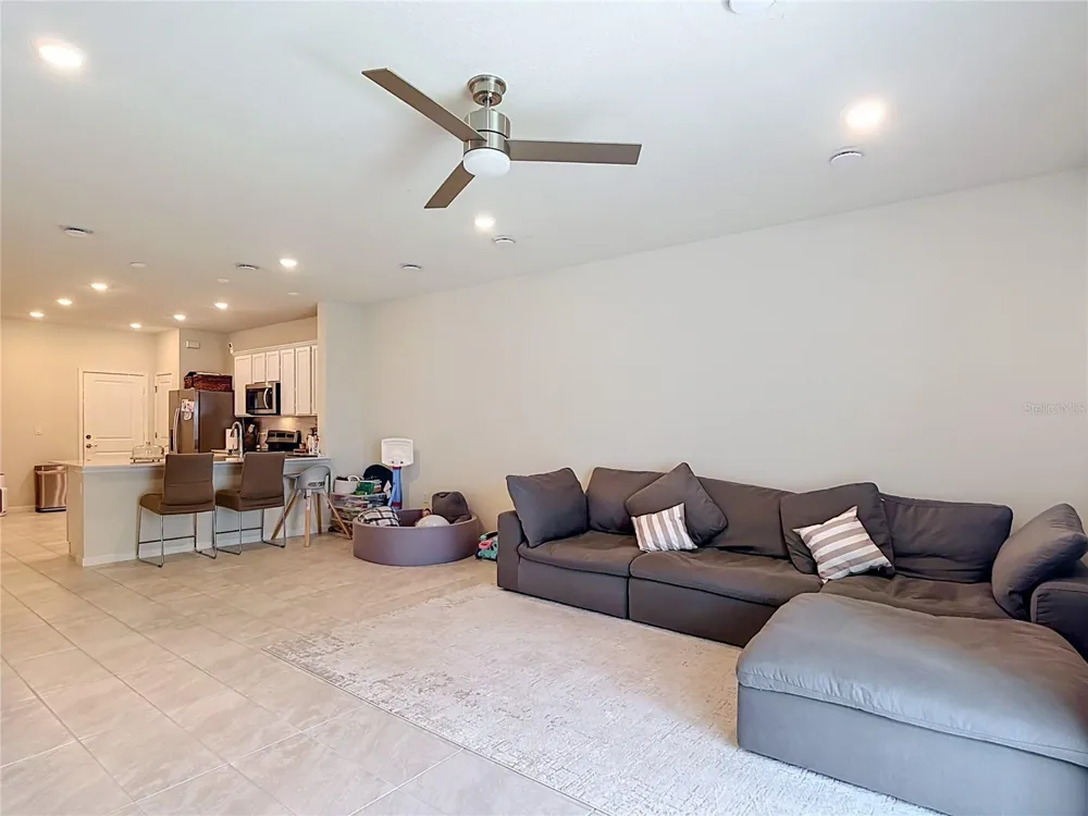2738 FETCHING TRAIL Davenport, FL 33896