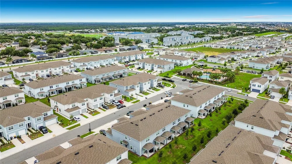 2738 FETCHING TRAIL Davenport, FL 33896