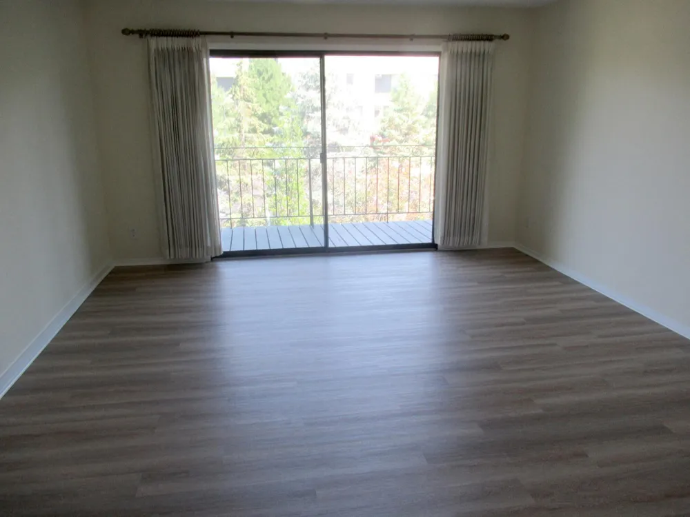 4100 Parklawn Avenue #218 Edina, MN 55435