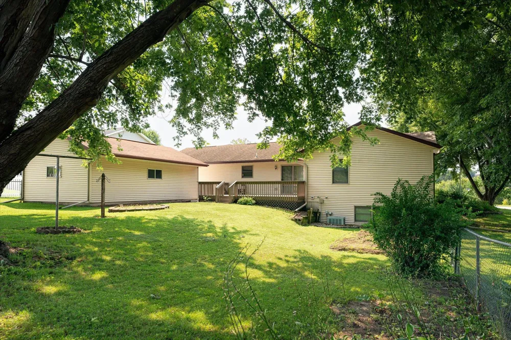 310 Haralson Lane La Crescent, MN 55947