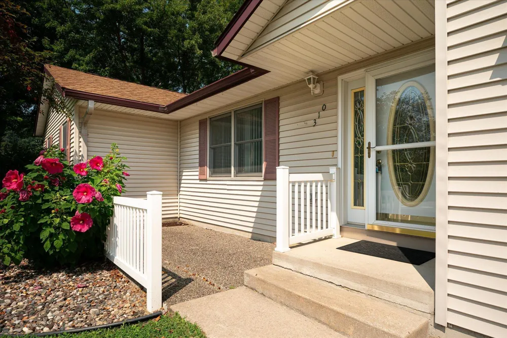 310 Haralson Lane La Crescent, MN 55947