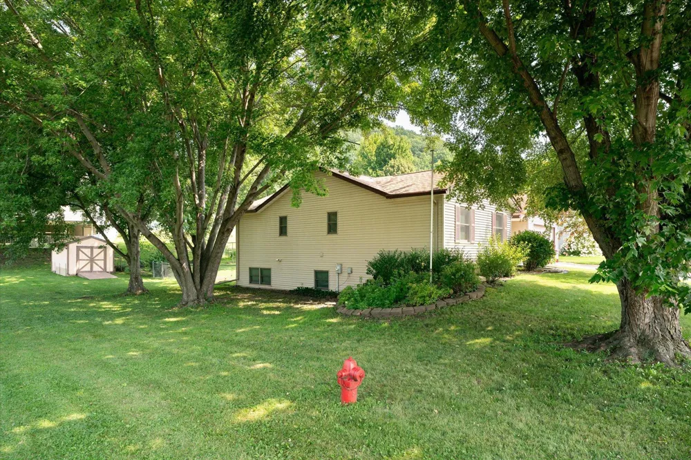 310 Haralson Lane La Crescent, MN 55947
