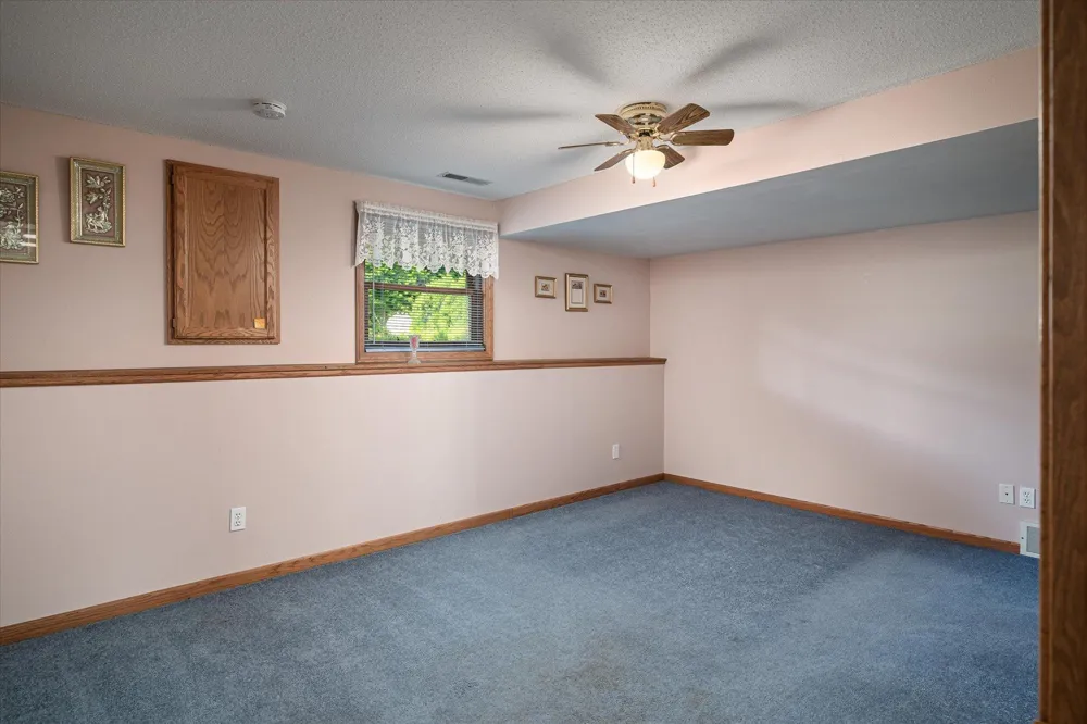 310 Haralson Lane La Crescent, MN 55947