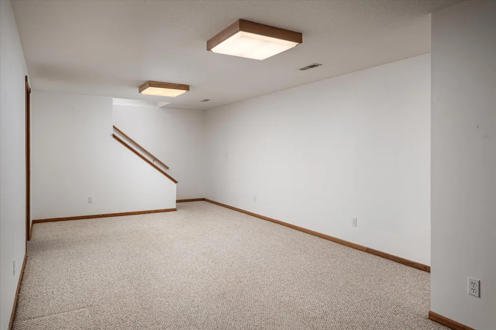 310 Haralson Lane La Crescent, MN 55947