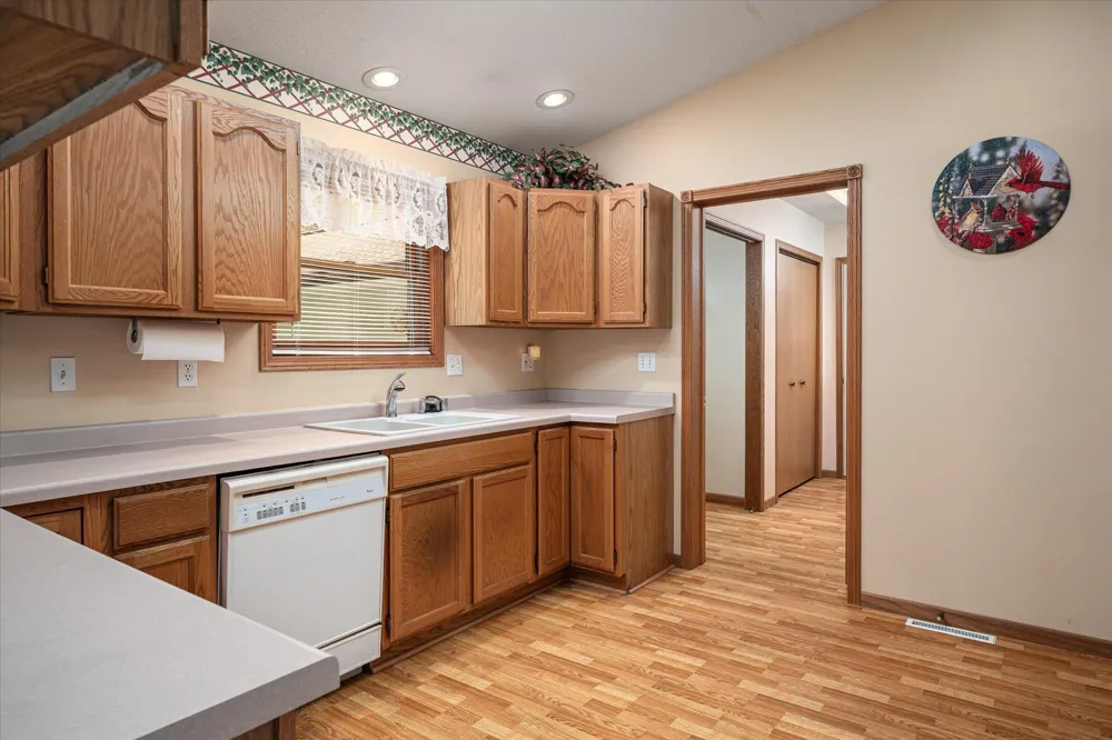310 Haralson Lane La Crescent, MN 55947