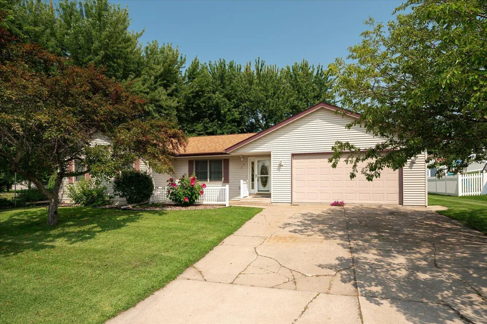 310 Haralson Lane La Crescent, MN 55947