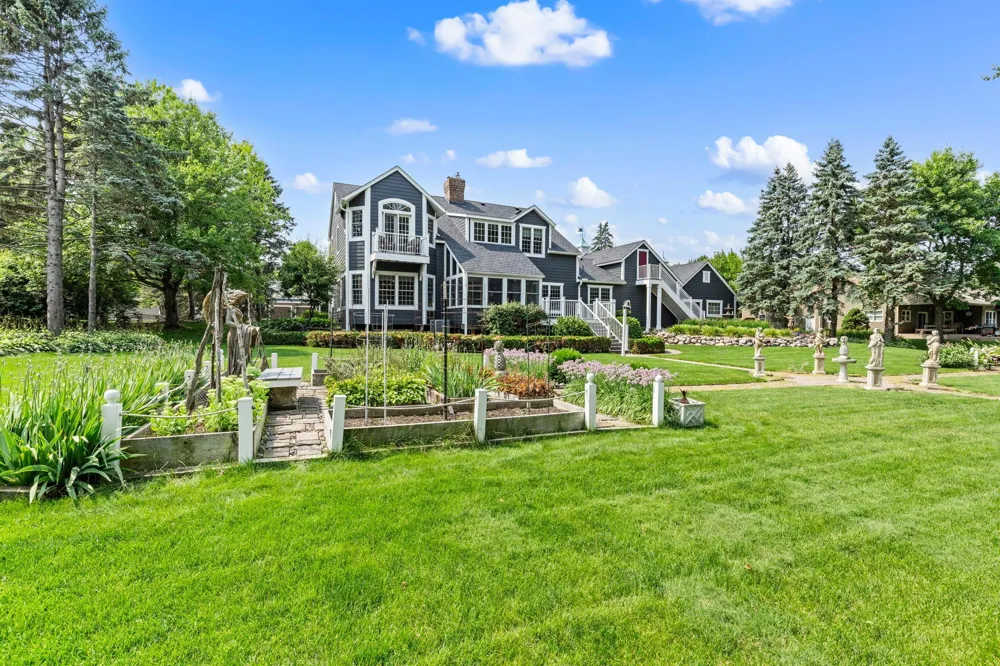 1001 Windcrest Drive SE New Prague, MN 56071