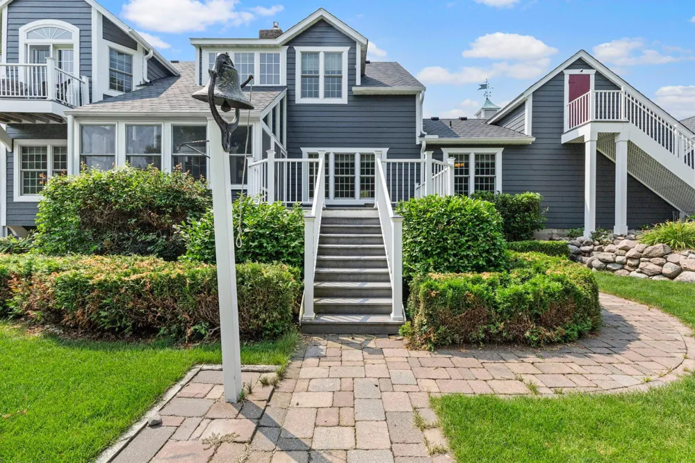 1001 Windcrest Drive SE New Prague, MN 56071