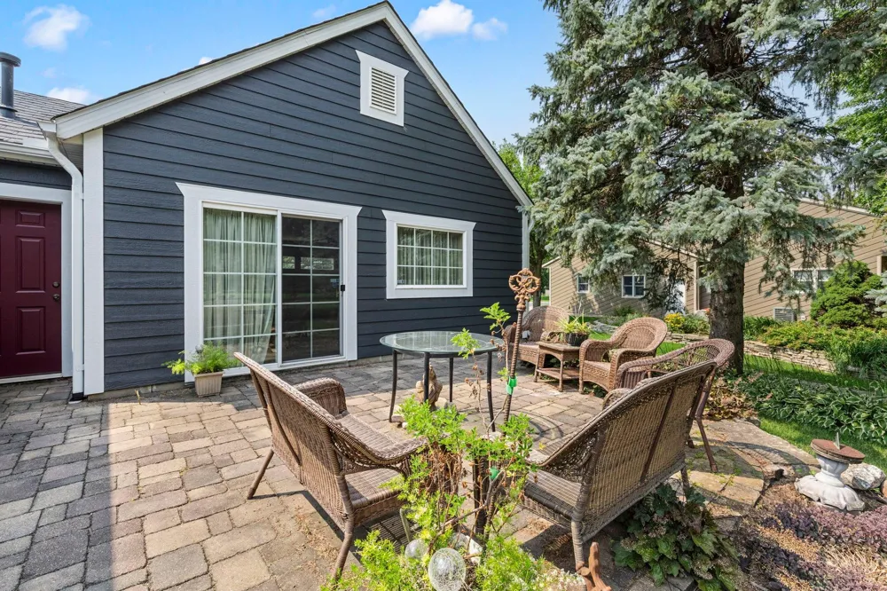 1001 Windcrest Drive SE New Prague, MN 56071