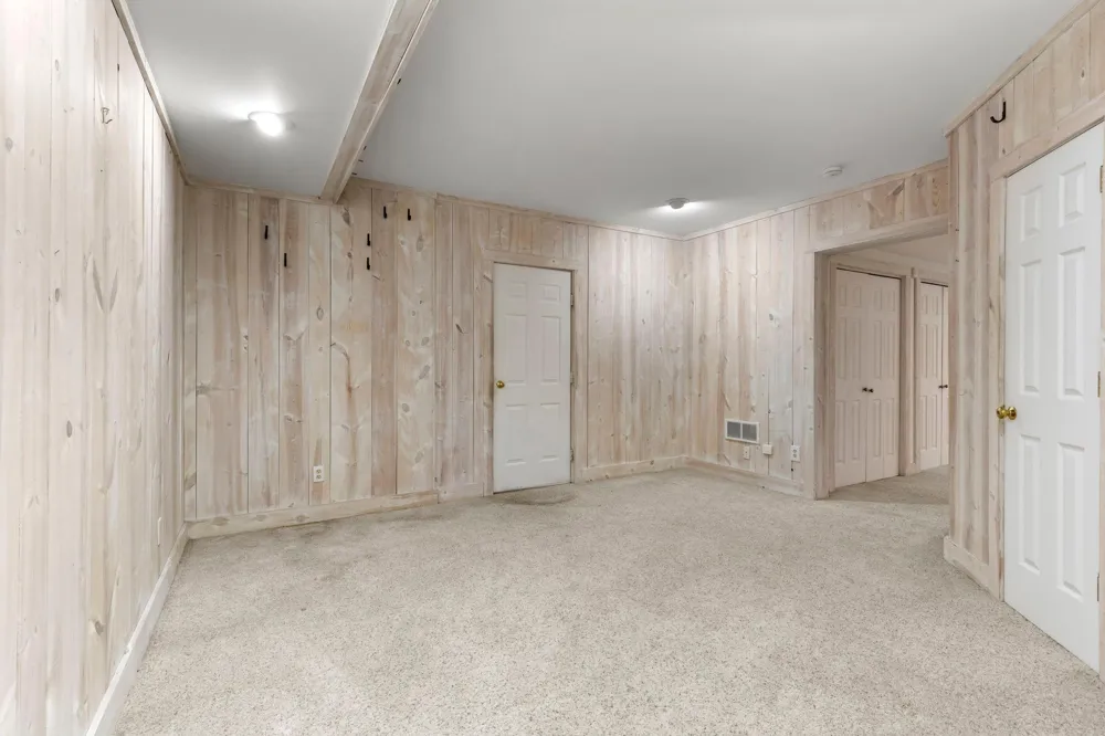 1001 Windcrest Drive SE New Prague, MN 56071