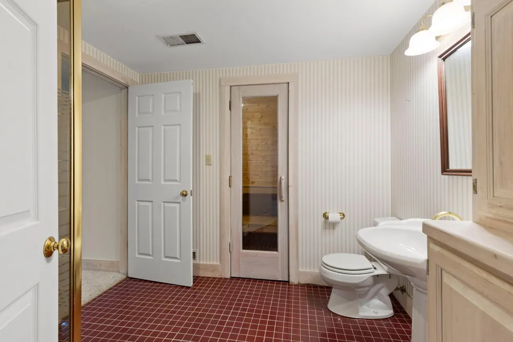 1001 Windcrest Drive SE New Prague, MN 56071