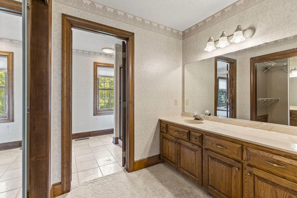 1001 Windcrest Drive SE New Prague, MN 56071