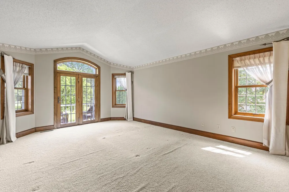 1001 Windcrest Drive SE New Prague, MN 56071