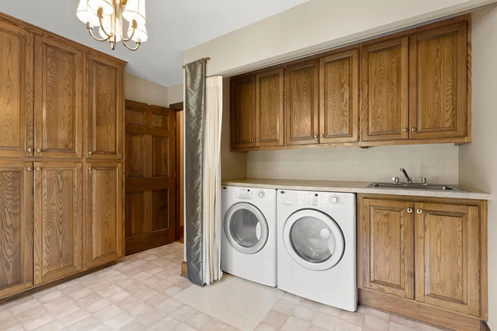 1001 Windcrest Drive SE New Prague, MN 56071