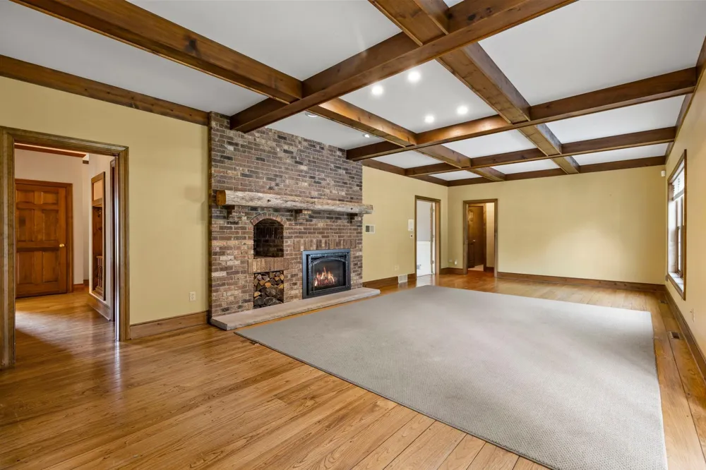 1001 Windcrest Drive SE New Prague, MN 56071