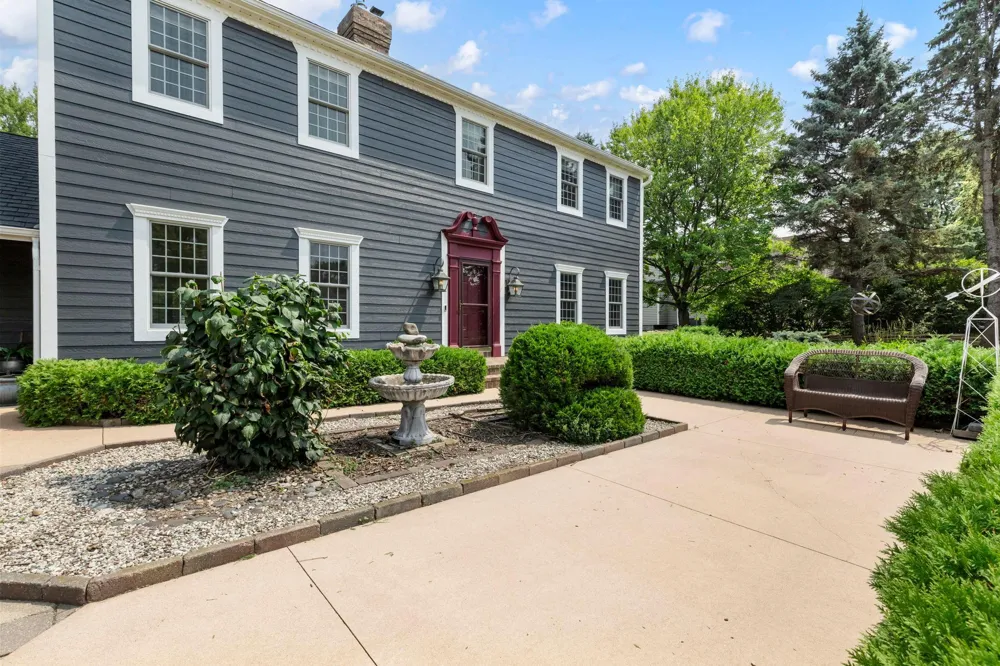 1001 Windcrest Drive SE New Prague, MN 56071