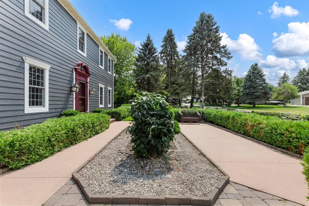 1001 Windcrest Drive SE New Prague, MN 56071