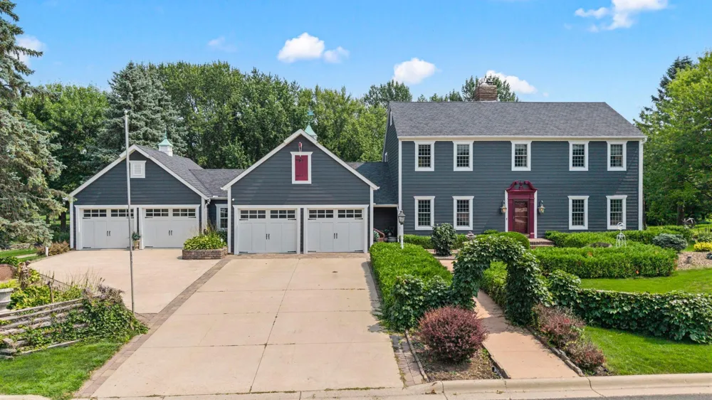 1001 Windcrest Drive SE New Prague, MN 56071