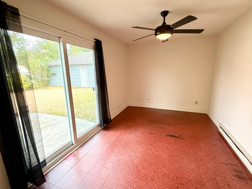308 6th Street NW Valley City, ND 58072