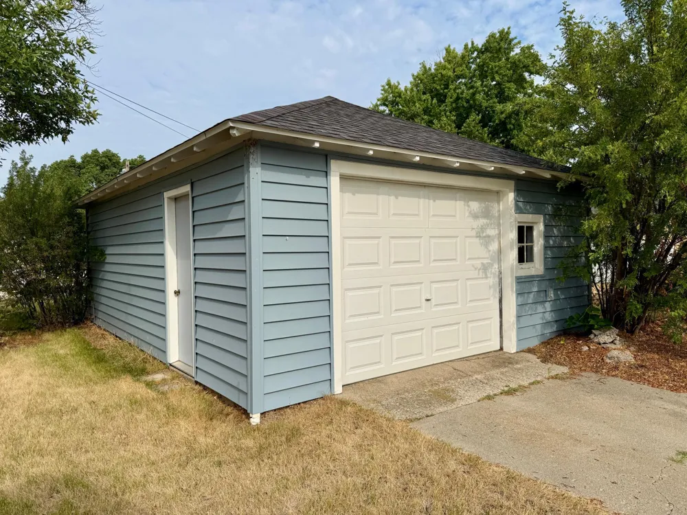 308 6th Street NW Valley City, ND 58072