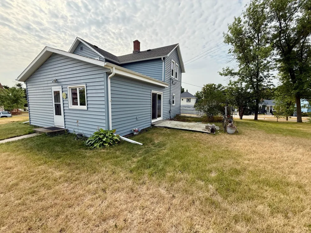 308 6th Street NW Valley City, ND 58072