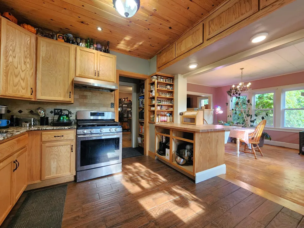 319 5th Street NE Staples, MN 56479