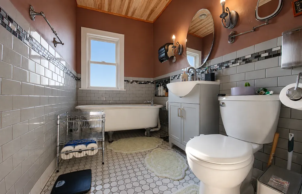 319 5th Street NE Staples, MN 56479
