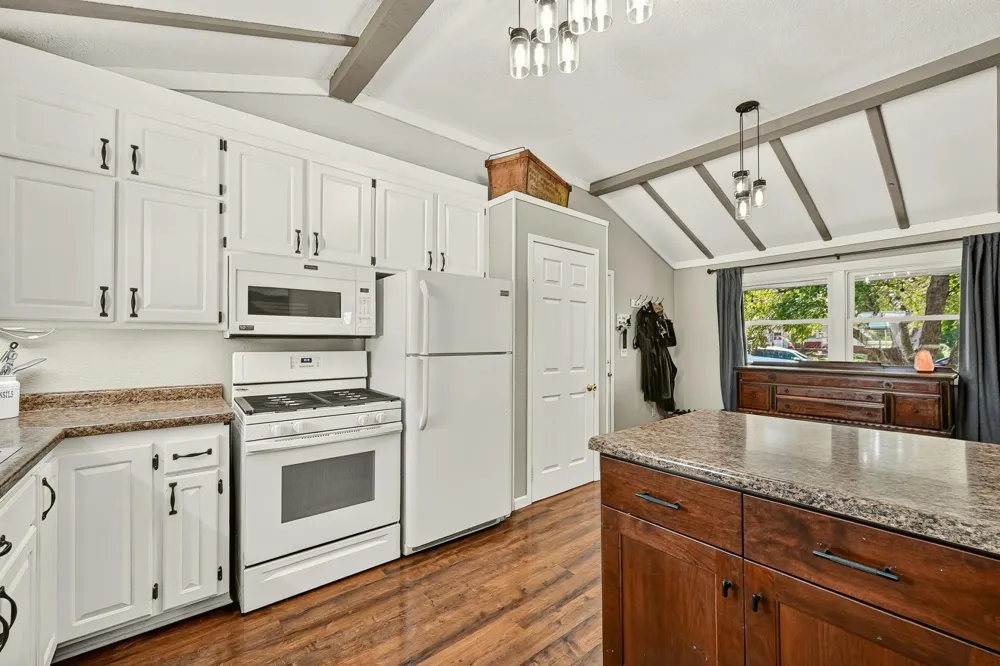103 4th St SW Stewartville, MN 55976