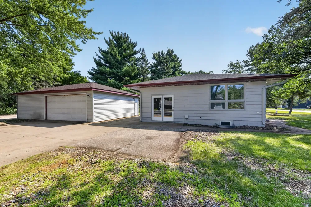 6096 Elm Street North Branch, MN 55056