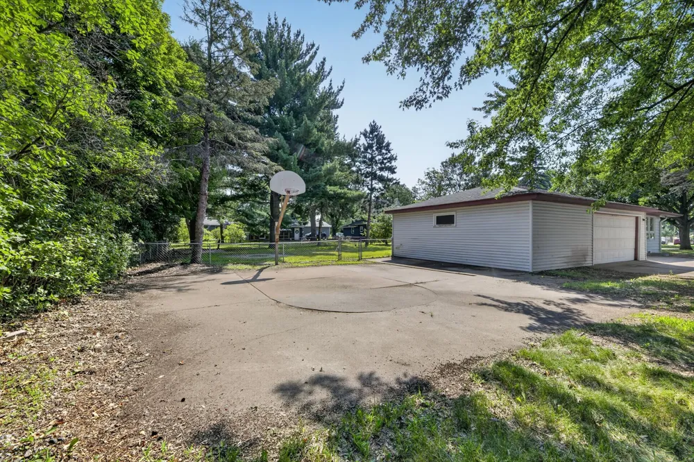 6096 Elm Street North Branch, MN 55056