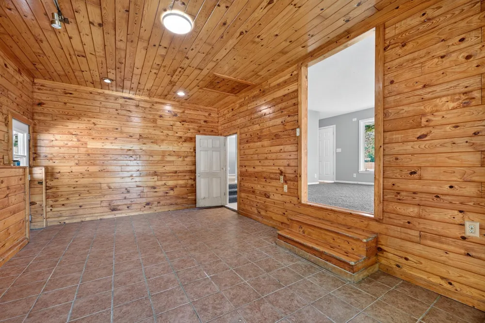 6096 Elm Street North Branch, MN 55056