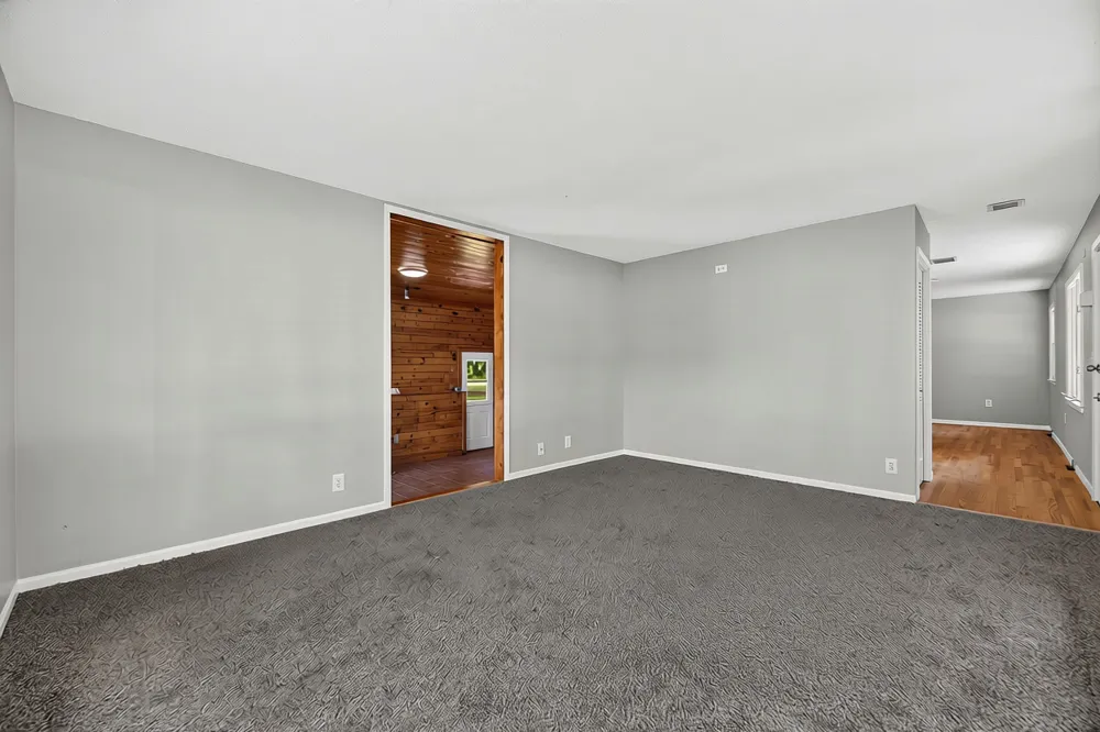 6096 Elm Street North Branch, MN 55056