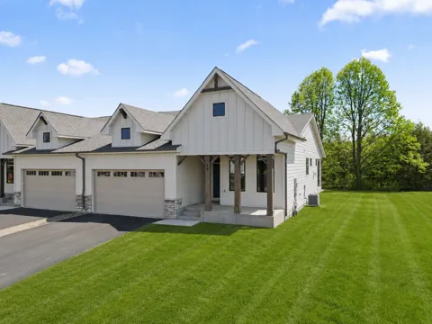 20 Palomino Court