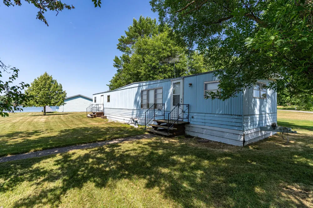 11842 Lake Street SE Mentor, MN 56736