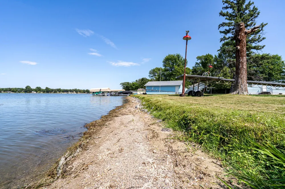 11842 Lake Street SE Mentor, MN 56736