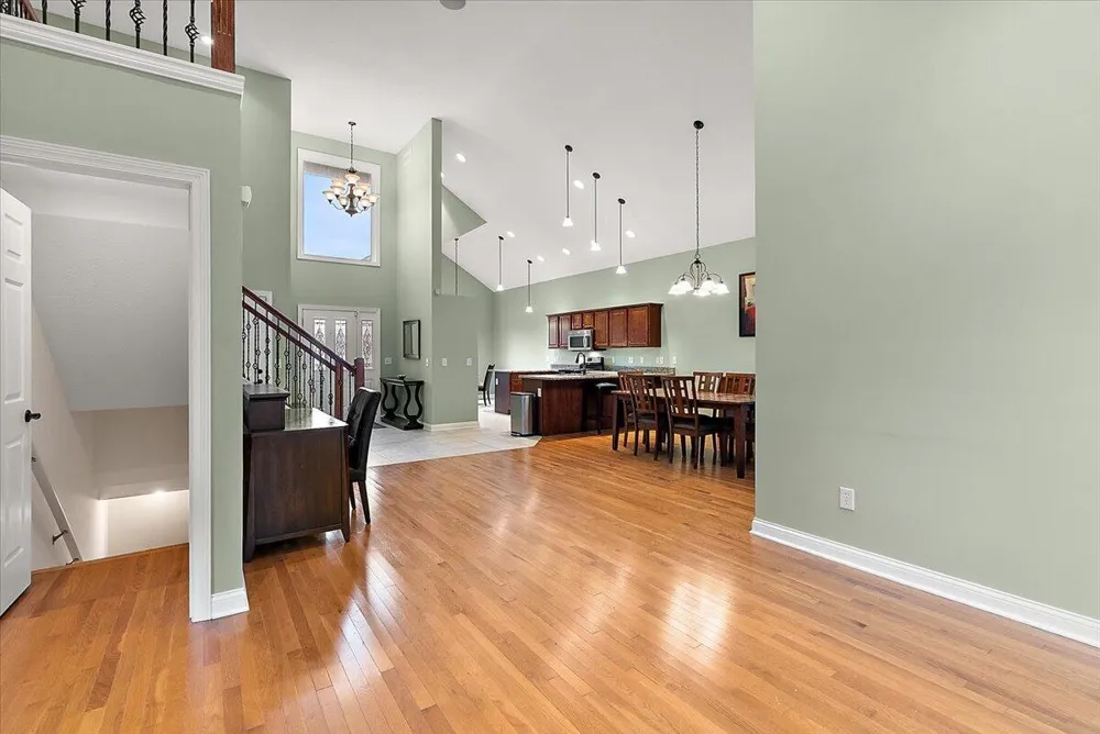 626 Swan River Drive Benton Harbor, MI 49022