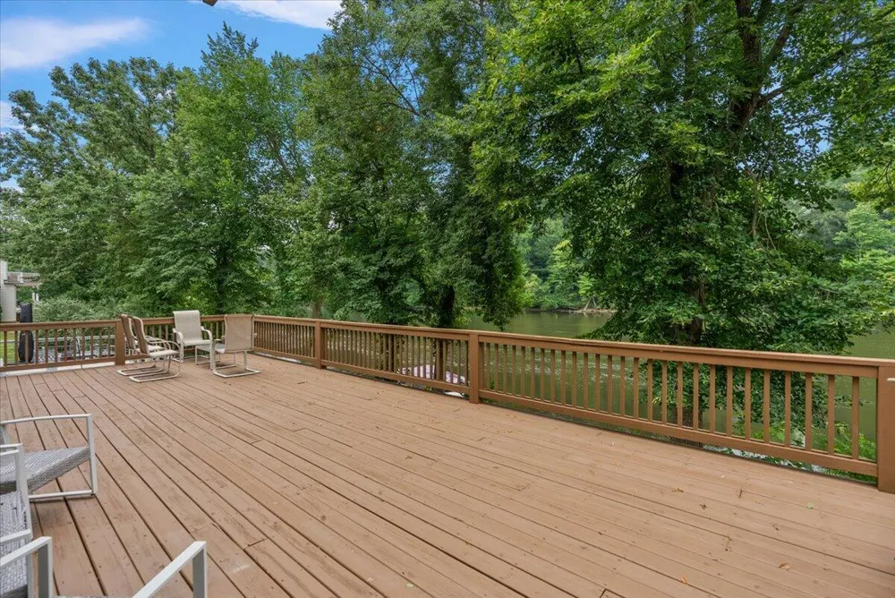 626 Swan River Drive Benton Harbor, MI 49022