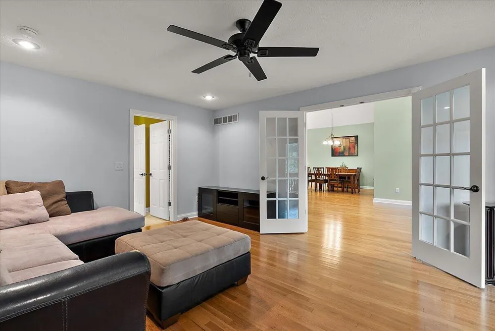 626 Swan River Drive Benton Harbor, MI 49022