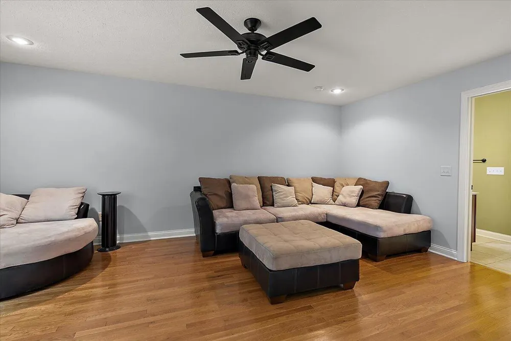 626 Swan River Drive Benton Harbor, MI 49022