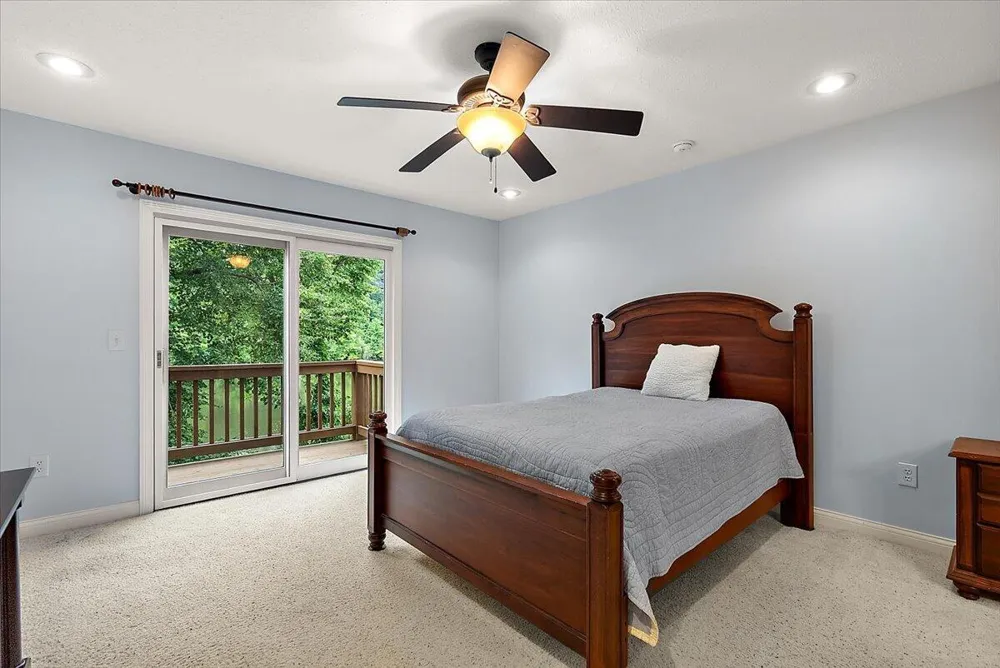 626 Swan River Drive Benton Harbor, MI 49022