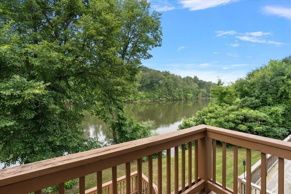 626 Swan River Drive Benton Harbor, MI 49022