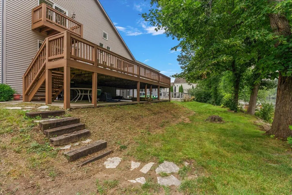 626 Swan River Drive Benton Harbor, MI 49022